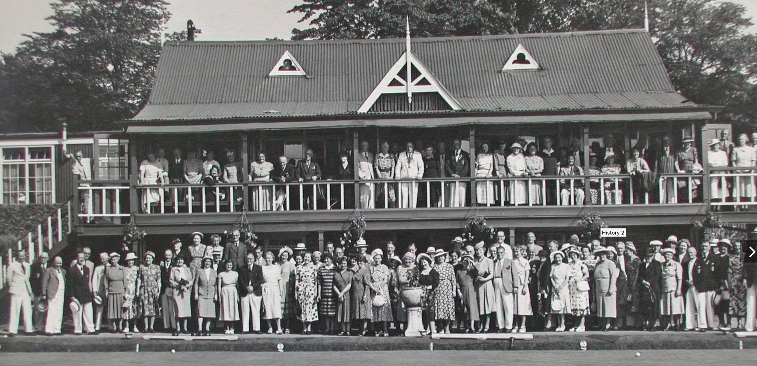 The Leicester Bowling Club was formed in 1906 and the centenary was recorded with the publication of our history handbook. Extracts and photographs from the Handbook are shown below with kind permission of authors and researchers P Thake, J McVicar, D Morgan The Club was founded in 1906 and a pavilion was built in 1907 on land on Victoria Road, now known as University Road, and leased to the Club by the Corporation. In the same year the green was laid with Cumberland Turf – the first time this was used locally. The green was officially opened in June 1907. An extension was built to the pavilion in 1924 which consisted of both a Committee Room and Ladies’ Room.
